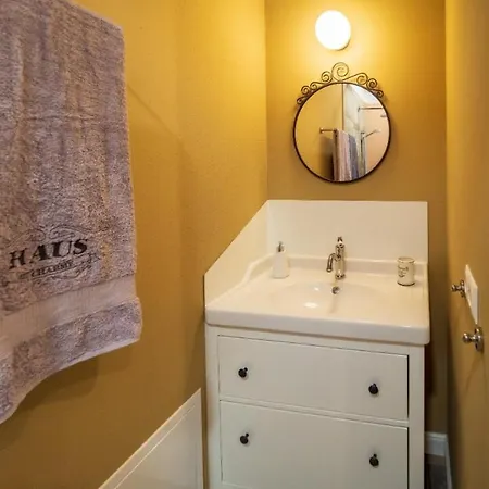 Haus Mit Charme 아파트 *